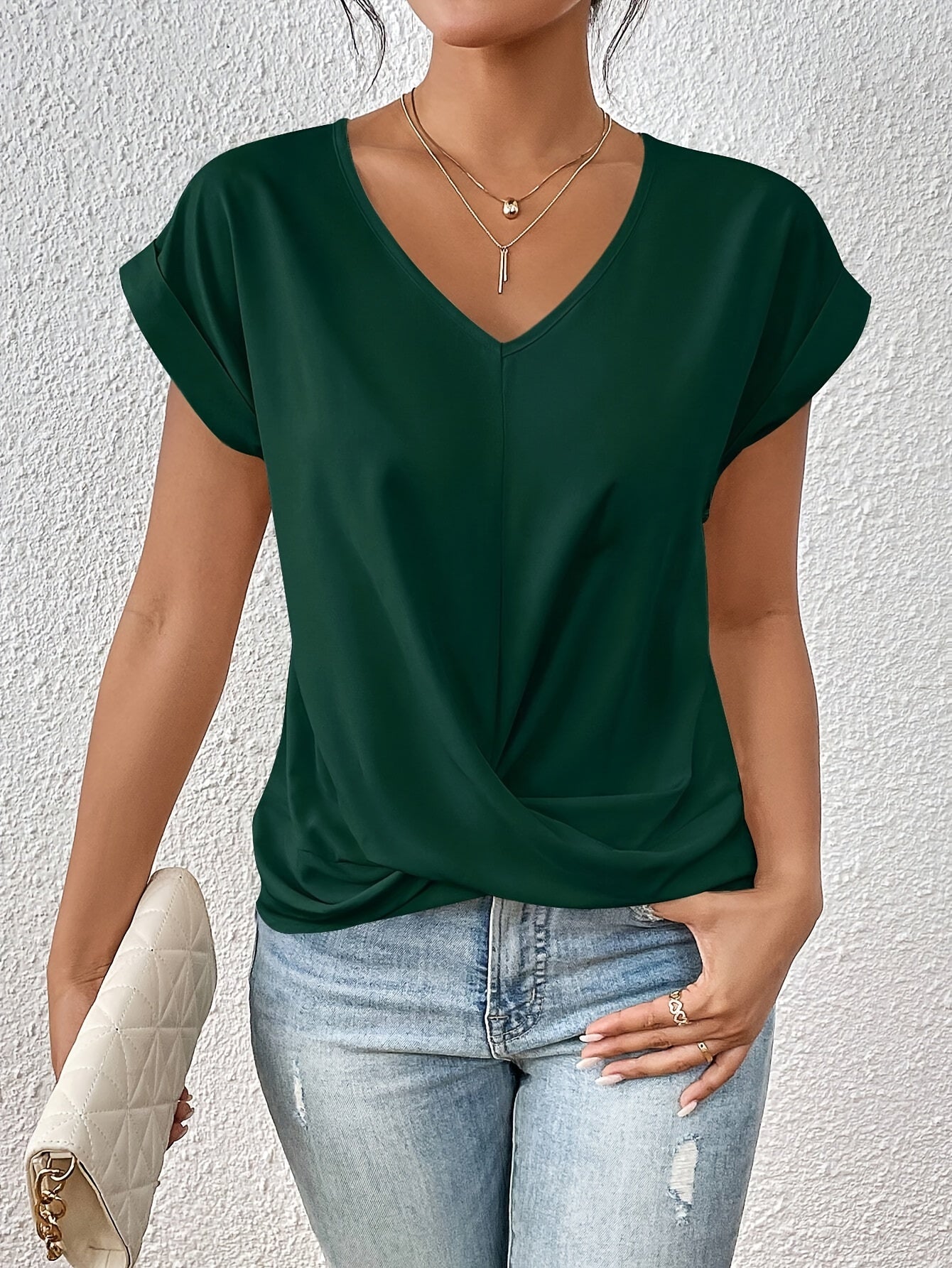Lumière- Casual T-shirt with décolleté en cœur