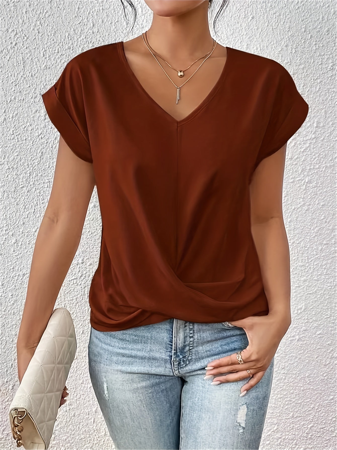 Lumière- Casual T-shirt with décolleté en cœur