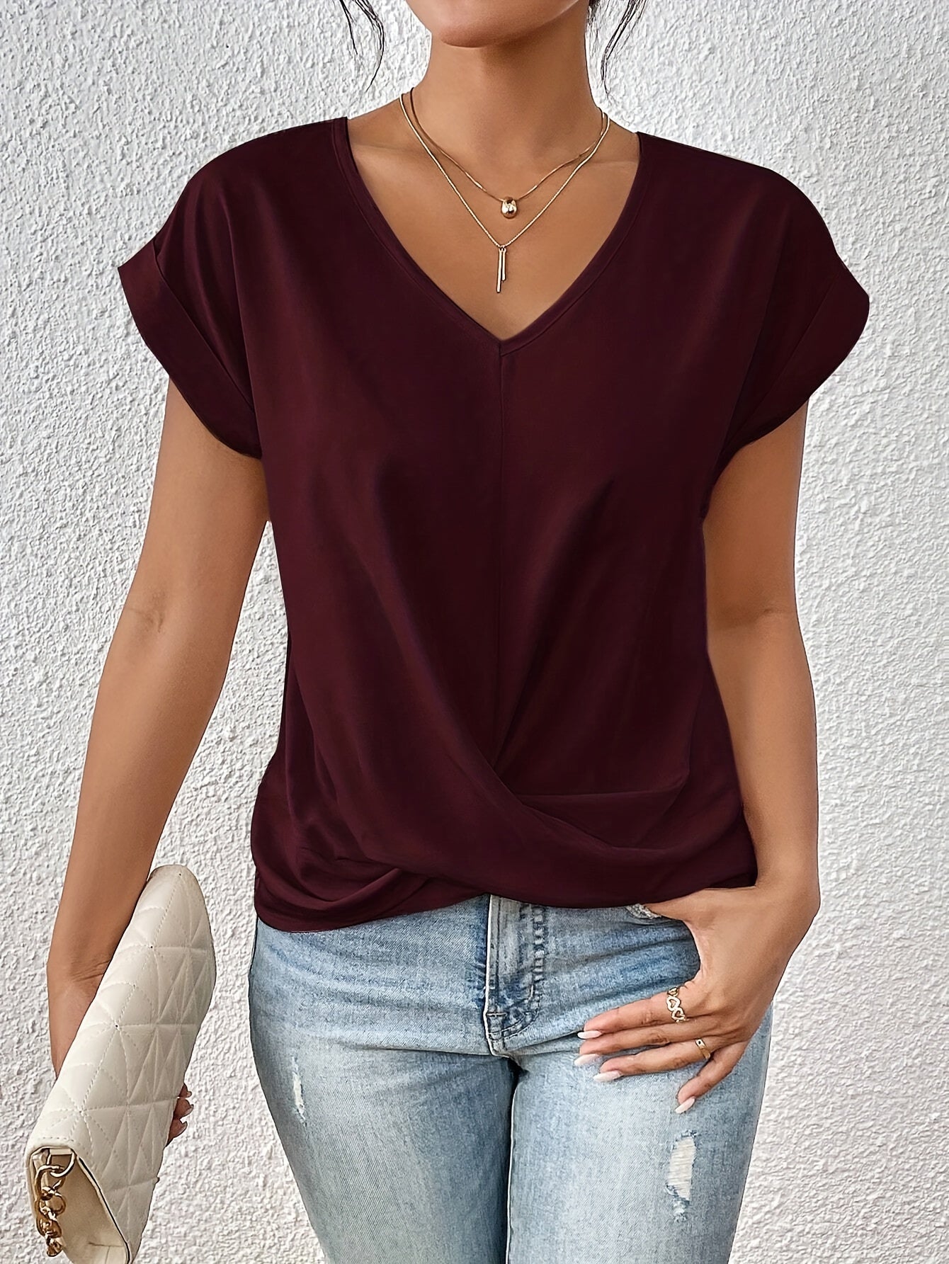 Lumière- Casual T-shirt with décolleté en cœur